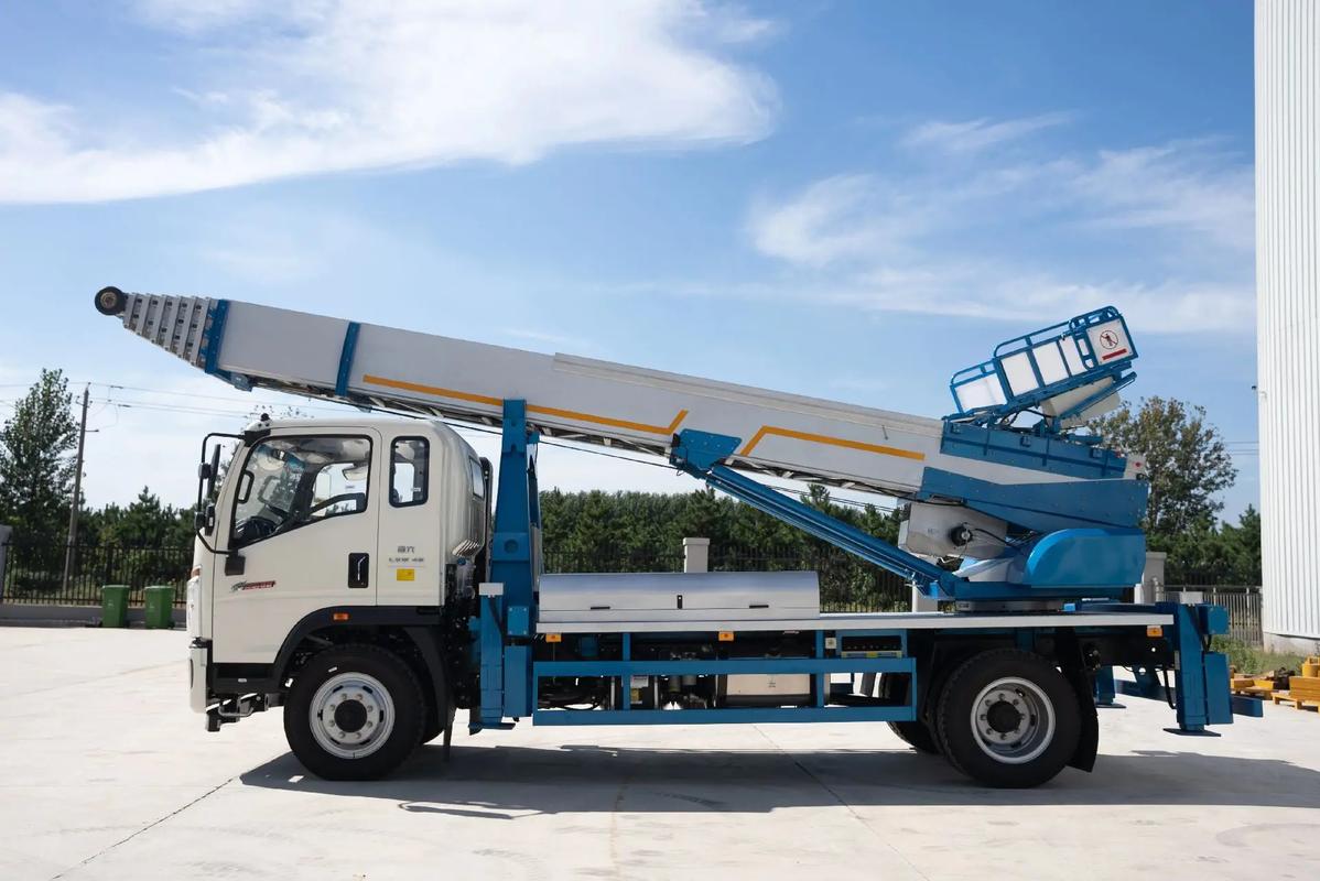 凤泉云梯上料车租赁费用