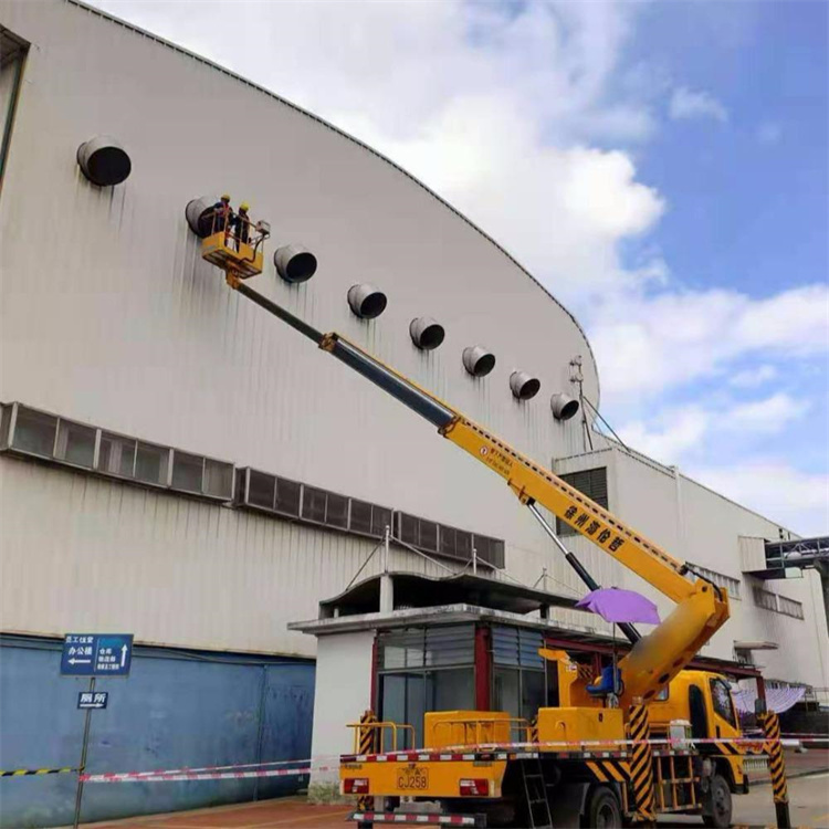 凤泉高空作业车出租服务：专业广告牌安装解决方案