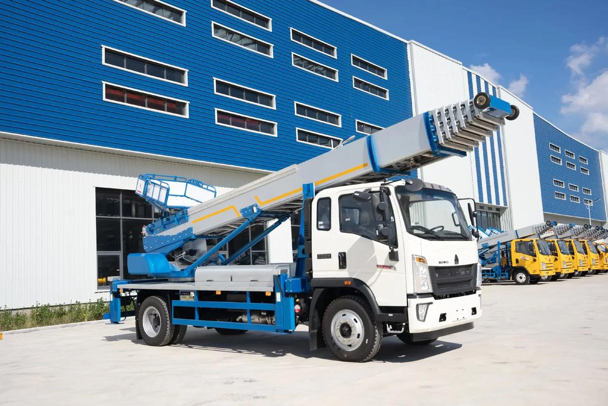 凤泉出租云梯车高空作业车 建筑垃圾搬运