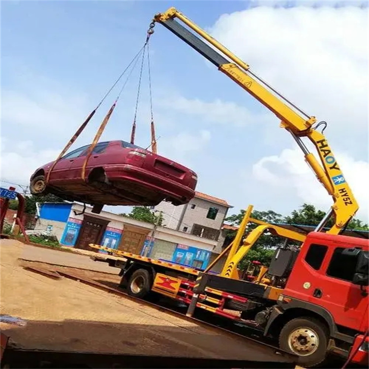 凤泉吊车吊汽车的正确方法